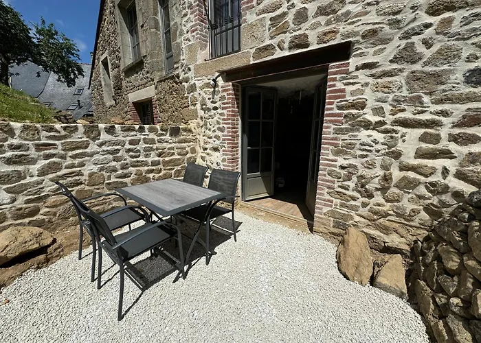 Impasse Des Mysteres - La Maison Des Sorciers Lehon/Dinan
